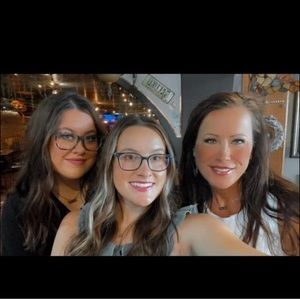 Meet your Posher, Lea